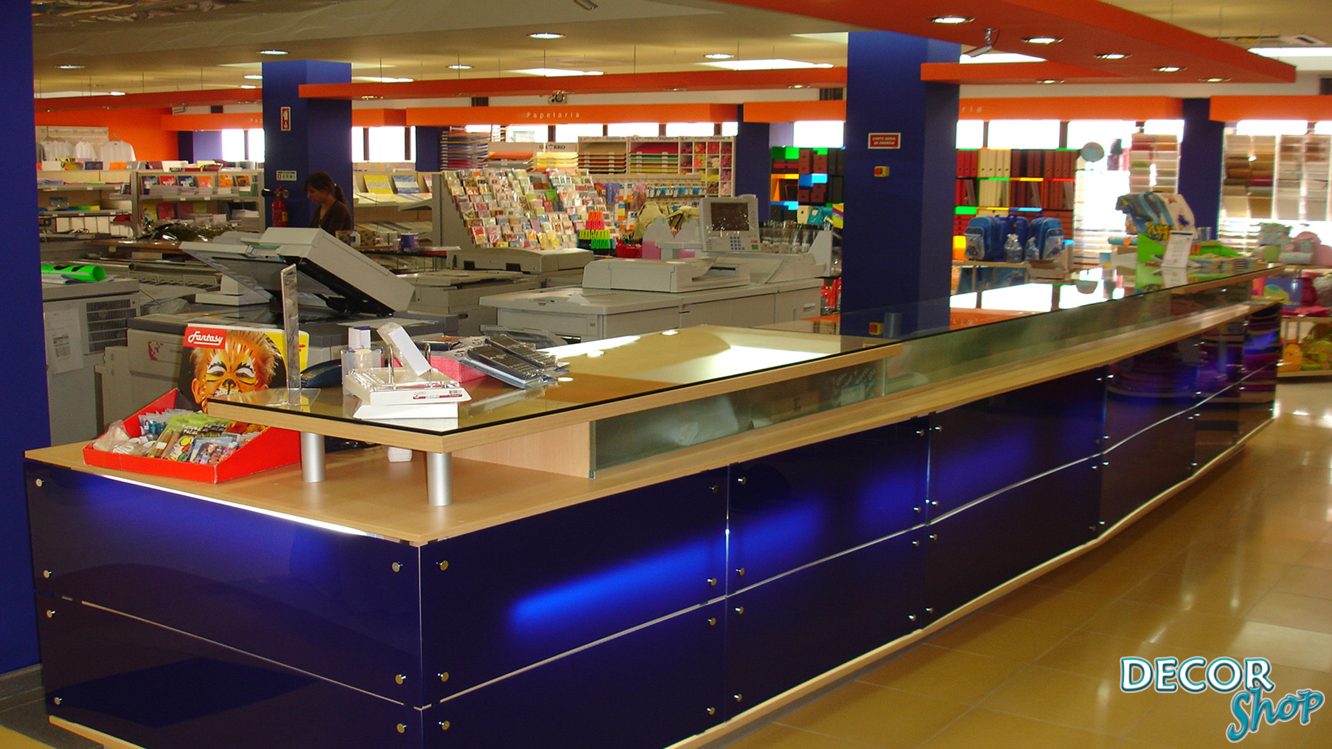 30 - CENTRO DE COPIAS C WOLD